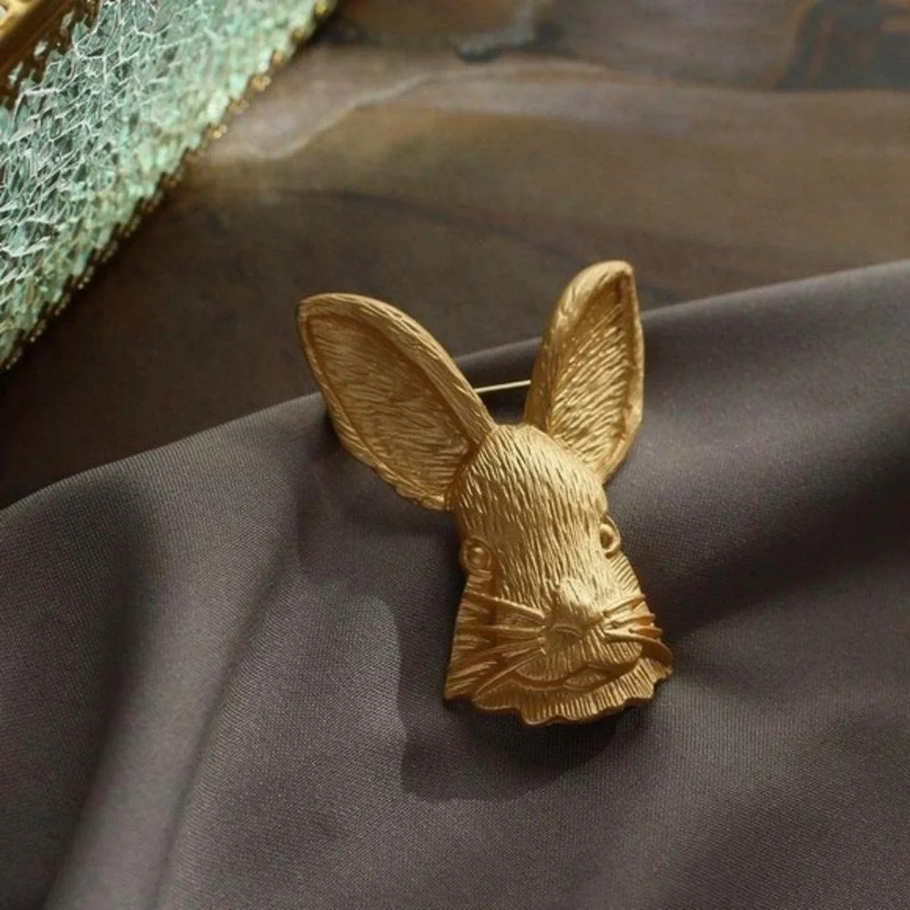 Gold Tone Bunny Rabbit‎ Head Brooch Pin Textured Ears Whimsical Animal Jewelry